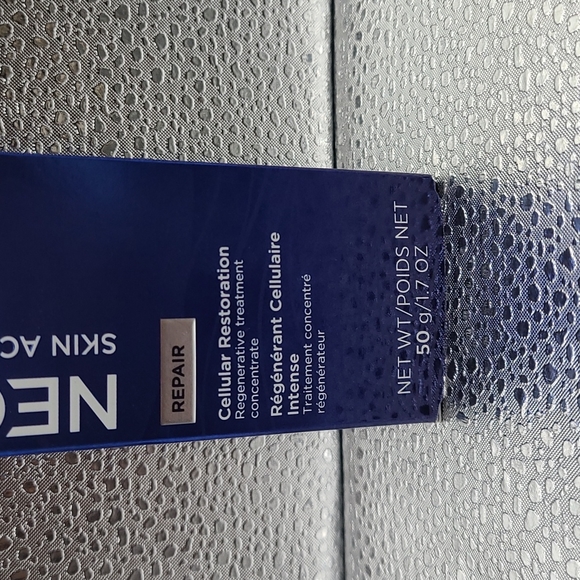 Neostrata - Skin Active Repair - Picture 3 of 4